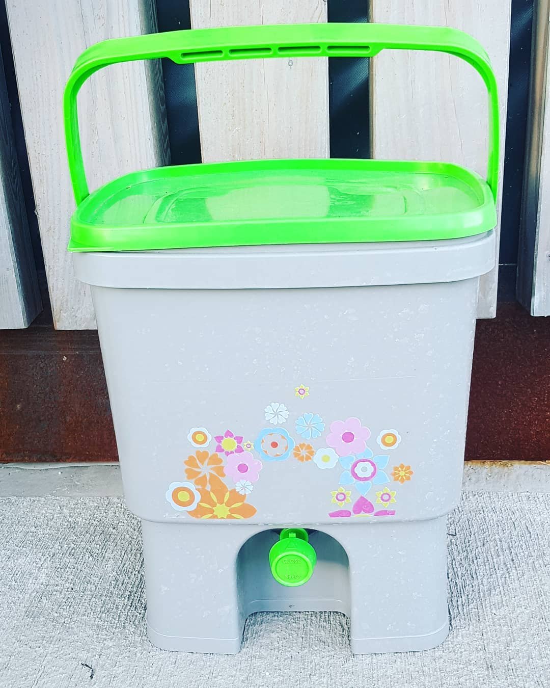 Cubo de reciclaje de residuos orgánicos y bokashi